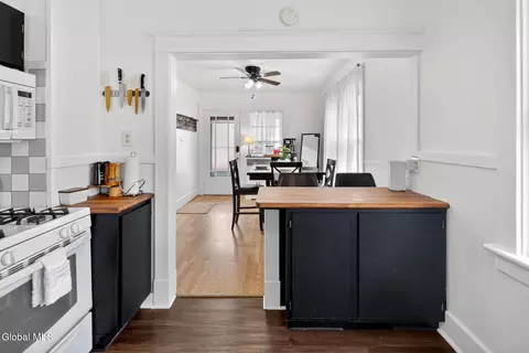 Kitchen - 422 Fifth St, Schenectady, NY 12306 photo 2 of 5