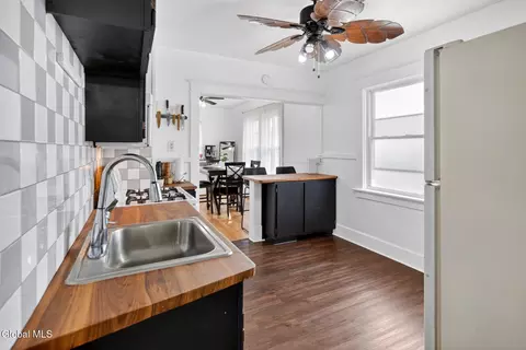 Kitchen - 422 Fifth St, Schenectady, NY 12306 photo 3 of 5