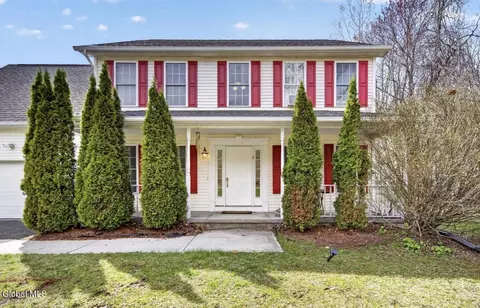 6 Chelsea Ct, Troy, NY 12182