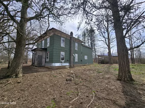 682 Darrow Rd, Sprakers, NY 12166