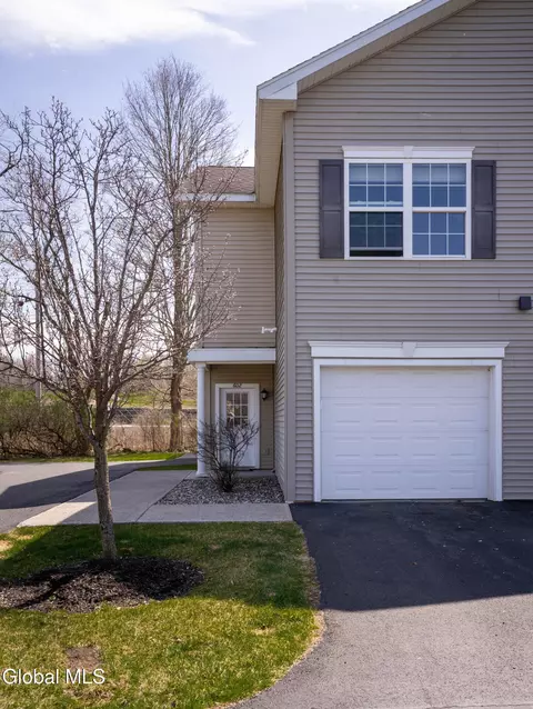 602 Worthington Ter, Wynantskill, NY 12198