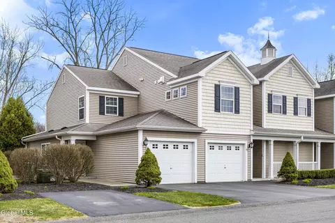 51 Governor Cir, Albany, NY 12208