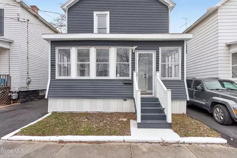 1684 Lake Blvd, Schenectady, NY 12304