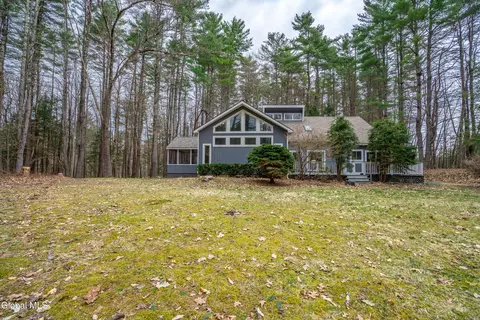 6 Nicklaus Dr, Wilton, NY 12831