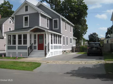 18 Madison St, Saratoga Springs, NY 12866