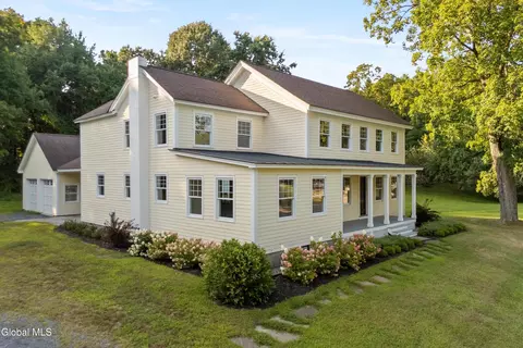 143 Meadowbrook Rd, Saratoga Springs, NY 12866