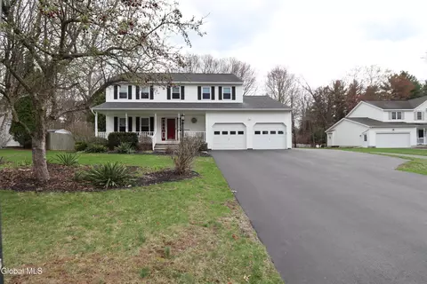 6967 Suzanne Ct, Schenectady, NY 12303
