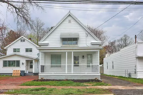 1031 Helderberg Ave, Schenectady, NY 12306