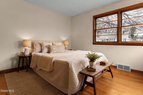 Bedroom - 515 Beacon St, Glenville, NY 12302 photo 3 of 6