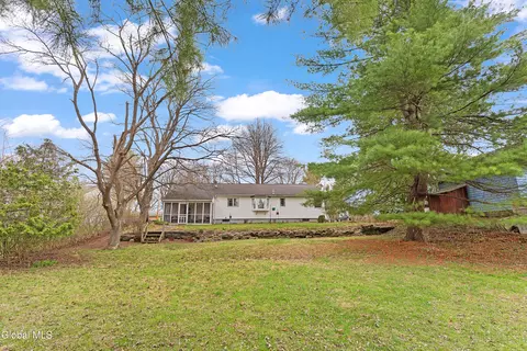 Exterior - 515 Beacon St, Glenville, NY 12302 photo 6 of 9