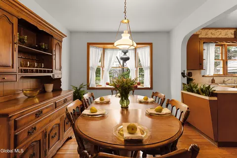 Dining - 515 Beacon St, Glenville, NY 12302 photo 1 of 5