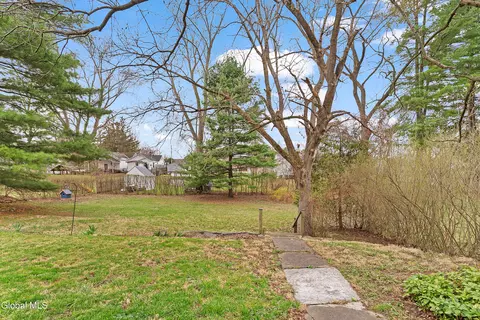 Exterior - 515 Beacon St, Glenville, NY 12302 photo 5 of 9