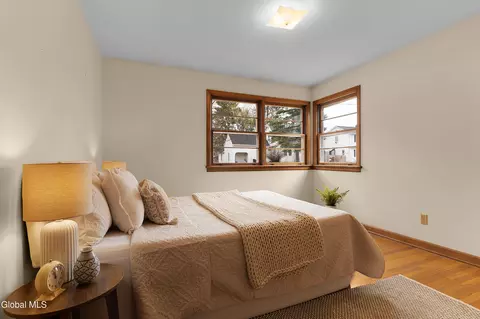 Bedroom - 515 Beacon St, Glenville, NY 12302 photo 2 of 6