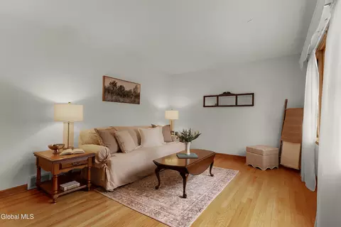 Living - 515 Beacon St, Glenville, NY 12302 photo 1 of 3