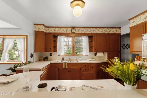 Kitchen - 515 Beacon St, Glenville, NY 12302 photo 1 of 5