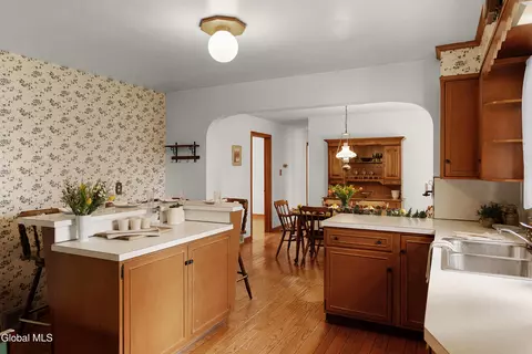 Kitchen - 515 Beacon St, Glenville, NY 12302 photo 3 of 5
