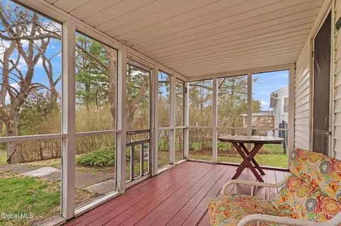 Exterior - 515 Beacon St, Glenville, NY 12302 photo 3 of 9