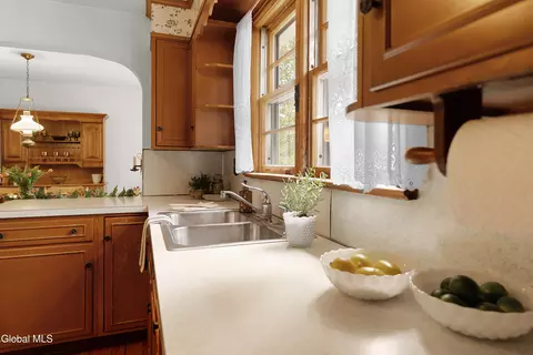 Kitchen - 515 Beacon St, Glenville, NY 12302 photo 5 of 5