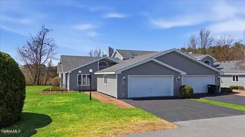 26 Westwood Dr, Queensbury, NY 12804
