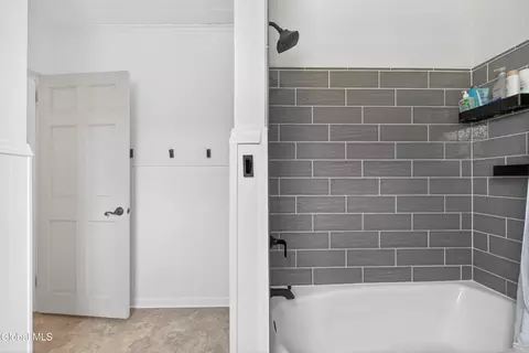 Bath - 58 Woodrow Ct, Troy, NY 12180 photo 4 of 4