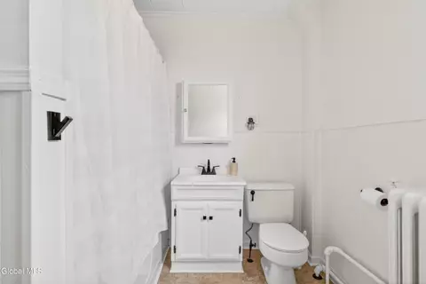 Bath - 58 Woodrow Ct, Troy, NY 12180 photo 2 of 4