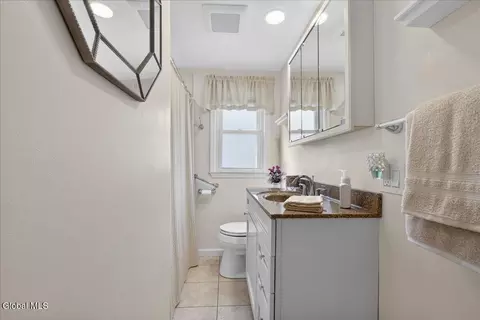 Bath - 1006 Riggi Ave, Schenectady, NY 12303 photo 1 of 2