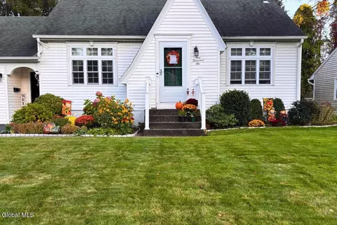 Exterior - 1006 Riggi Ave, Schenectady, NY 12303 photo 3 of 18