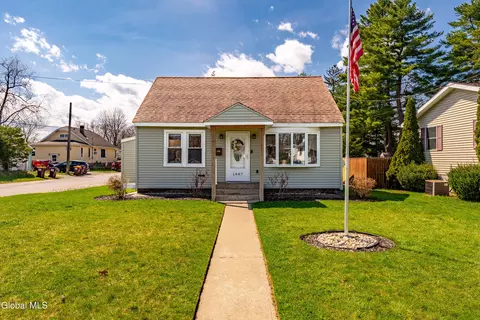 1887 Fiero Ave, Schenectady, NY 12303