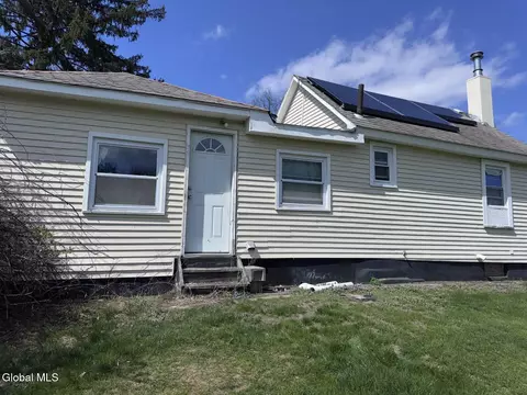 334 Glengary Rd, Schenectady, NY 12304