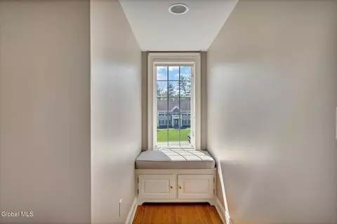 Entry Way - 5 Old English Rd, Slingerlands, NY 12159 photo 10 of 10