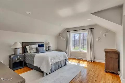 Bedroom - 5 Old English Rd, Slingerlands, NY 12159 photo 4 of 7