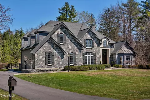Exterior - 5 Old English Rd, Slingerlands, NY 12159 photo 9 of 9