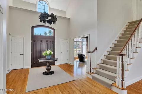 Entry Way - 5 Old English Rd, Slingerlands, NY 12159 photo 3 of 10