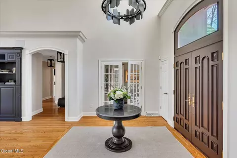 Entry Way - 5 Old English Rd, Slingerlands, NY 12159 photo 4 of 10