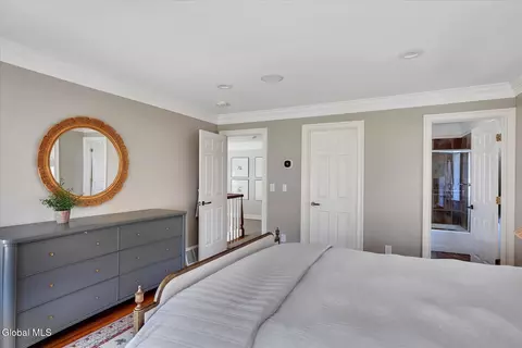 Bedroom - 5 Old English Rd, Slingerlands, NY 12159 photo 6 of 7