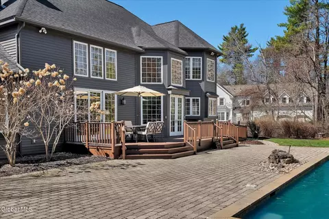 Exterior - 5 Old English Rd, Slingerlands, NY 12159 photo 7 of 9