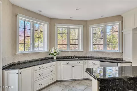 Kitchen - 5 Old English Rd, Slingerlands, NY 12159 photo 6 of 6