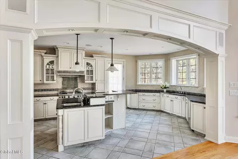 Kitchen - 5 Old English Rd, Slingerlands, NY 12159 photo 3 of 6