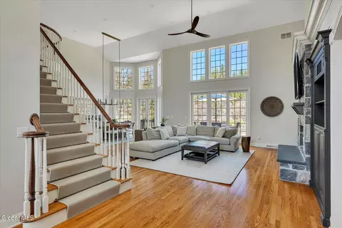 Living - 5 Old English Rd, Slingerlands, NY 12159 photo 2 of 4