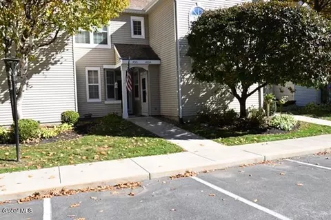 4004 S Foxwood Dr #S, Clifton Park, NY 12065