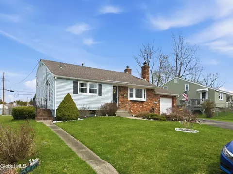 18 Harold Ave, Latham, NY 12110