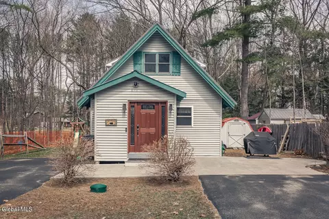143 Lakeview Ave, Mayfield, NY 12117