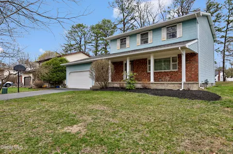 3 W Meadow Dr, Albany, NY 12203