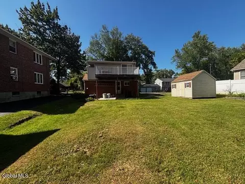 Exterior - 6 Pine St, Albany, NY 12203 photo 5 of 8