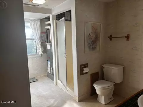 Bath - 6 Pine St, Albany, NY 12203 photo 1 of 2