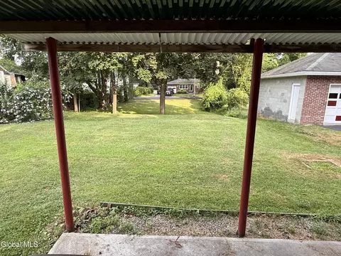 Exterior - 6 Pine St, Albany, NY 12203 photo 7 of 8