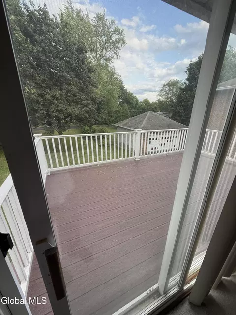 Exterior - 6 Pine St, Albany, NY 12203 photo 6 of 8