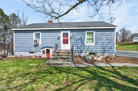1 Grandview Ave, Wynantskill, NY 12198