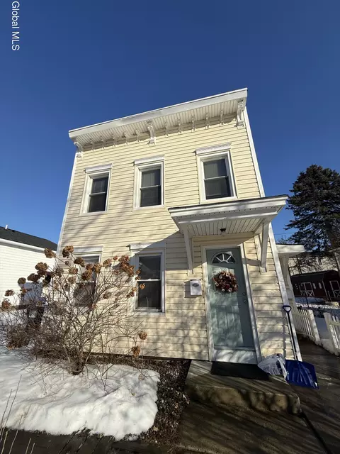 2 Short 6th St, Waterford, NY 12188