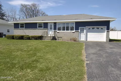 14 Kenlyn Dr, Albany, NY 12205